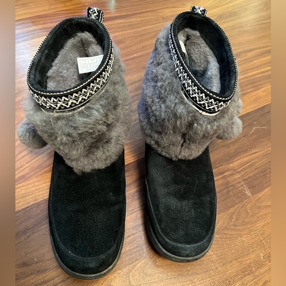 UGG Suede boots with fleece top + hanging Pom-poms - Picture 2 of 9